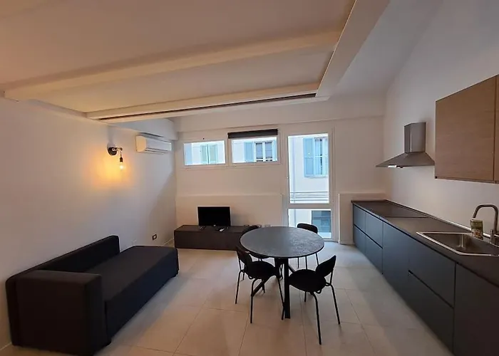 Fuoriporta Affitti Brevi - Le Petit Arc アパート パルマ